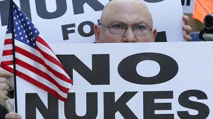 Anti-Iran deal with USA triggers Times Square protest