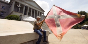 South Carolina Governor Signs Bill to Remove Confederate Flag