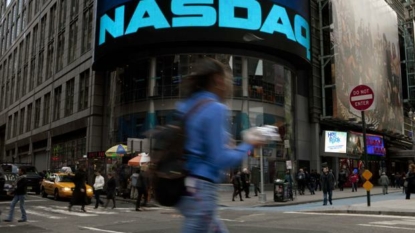 Stocks Close Mixed; Nasdaq Has Good Week