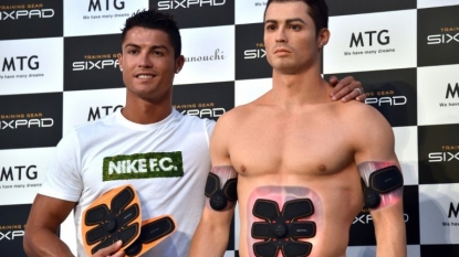 Superstar Ronaldo meets near-nude clone in Tokyo, AsiaOne News