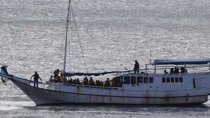 Tanker crew spots suspected asylum seeker boat off Australia