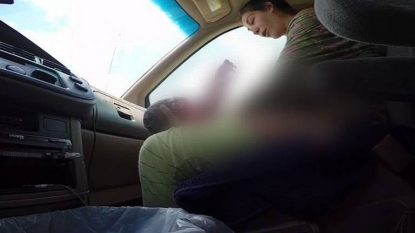 Texas man navigates traffic while filming wife giving birth