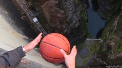 “That’s incredible!” Watch a basketball fly thanks to cool Magnus effect