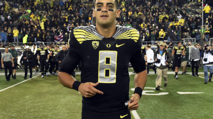 Titans’ Mariota has fun with surfing rumors