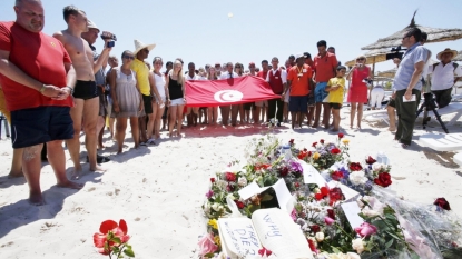 British government: Tourists should leave Tunisia now