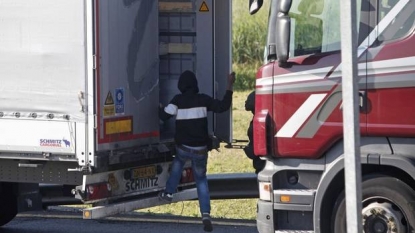 UK’s Cameron: Undocumented people entering Channel Tunnel ‘unacceptable’