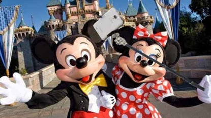 Disney parks ban selfie sticks