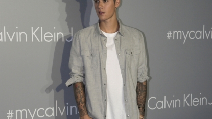 Justin Bieber apologises for now-deleted naked bum photo