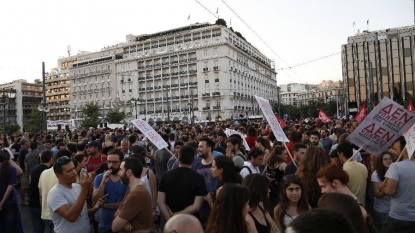 Violent protests erupt in Athens as lawmakers consider bailout plan