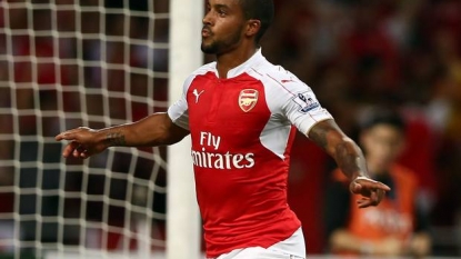 Walcott keen on Arsenal stay