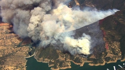 Wildfire in Sierra Nevada foothills burns 2 square miles