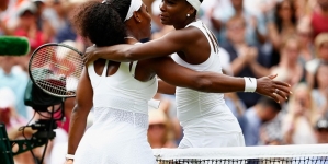 Wimbledon 2015: Serena Williams beats Venus to reach quarter-finals