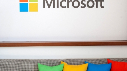 Microsoft to Cut 7800 Jobs as Phone Unit Struggles