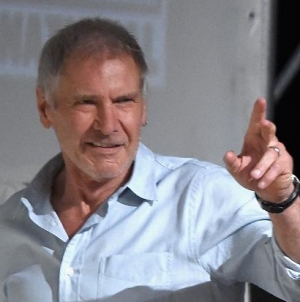 Harrison Ford gives advice to young ‘Star Wars’ cast members