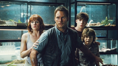 ‘Jurassic World’ roars past ‘Avengers’ for #3 on all-time box office list