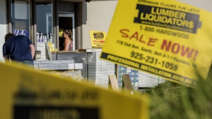 Lumber Liquidators Plunges After Sales Trail Analysts’ Estimates