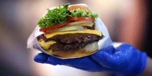 Shake Shack Expects Higher Revenue