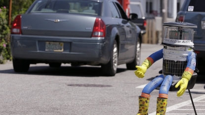 Hitchhiking robot HitchBOT savagely DECAPITATED in new CCTV footage