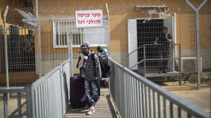 Israel frees hundreds of migrants from desert facility