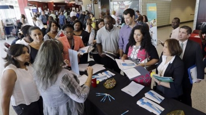 Applications For US Jobless Aid Rises To Still-Low 277K