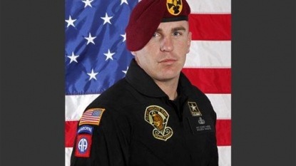 Army parachutist dies in Chicago air show accident