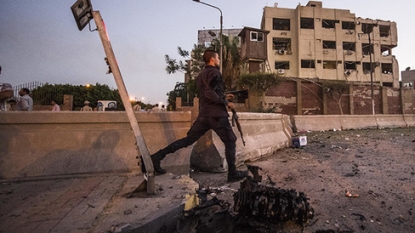 At Least 6 Wounded in Cairo auto Bomb