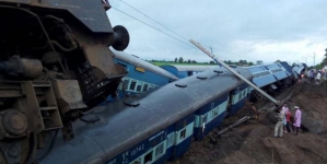 At least 19 killed, 250 rescued after trains derail in India