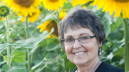 Husband’s Tribute to Late Wife: 400 Acres of Sunflowers