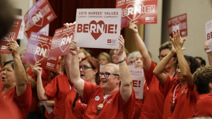 Bernie Sanders Pulls Ahead of Hillary Clinton in New Hampshire