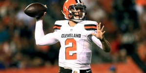 Browns’ McCown cleared after hurting finger against Bills