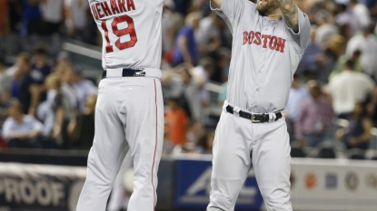 Career-game from Jackie Bradley, Jr. carries Red Sox past Tigers