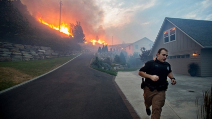 Chelan wildfires continue to threaten homes; hot, dry weather expected