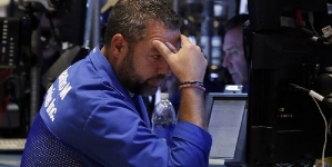 Chinese stock market plunge causes global rout