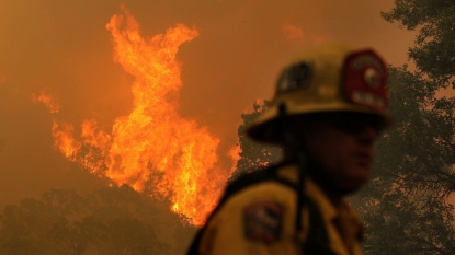 Cooler weather aids firefighters in northern California