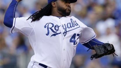 Cueto, Royals dominate Angels