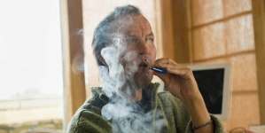 E-cigarettes should be prescribed to smokers on NHS