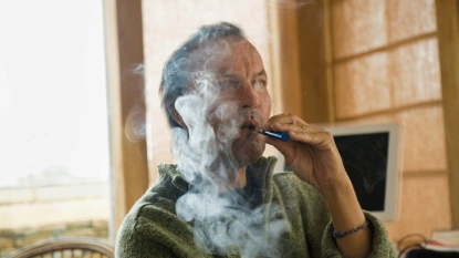 E-cigarettes should be prescribed to smokers on NHS