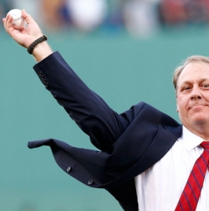 ESPN responds to Curt Schilling tweet comparing Nazis to extremist Muslims