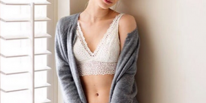 Emma Roberts models Aerie, no retouching allowed