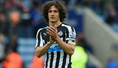 Fabricio Coloccini signs one-year extension at Newcastle United