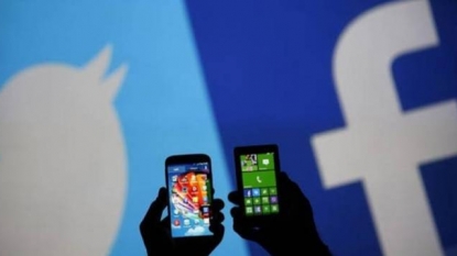 Facebook working on Twitter-like mobile app for instant news alerts