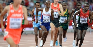 Briton Farah defends world 10 000m title