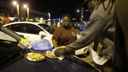 Ferguson Protests Peaceful, No Arrests Tuesday Night