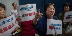 France combs land, sea, and air of Reunion for more MH370 debris