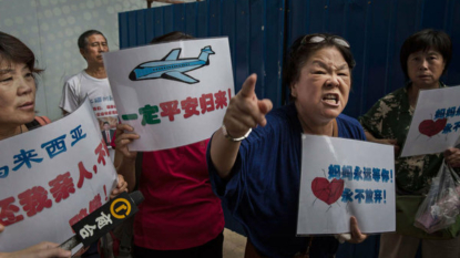 France combs land, sea, and air of Reunion for more MH370 debris