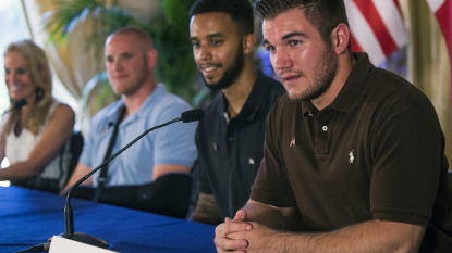 French train heroes tell about beating up terrorist