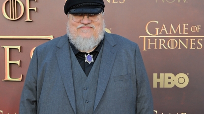 ‘Game of Thrones’ author hangs out at Jets camps