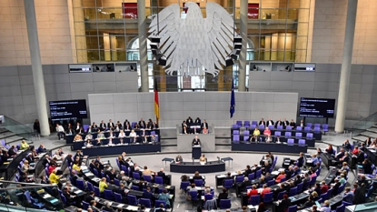 German Lawmakers Debate Greek Bailout, Merkel Faces Rebellion