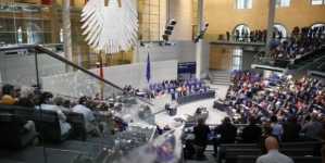 German MPs endorse 3rd Greek bailout