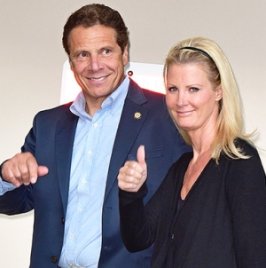 Sandra Lee Returns Home From the Hospital Following Breast Cancer Surgery